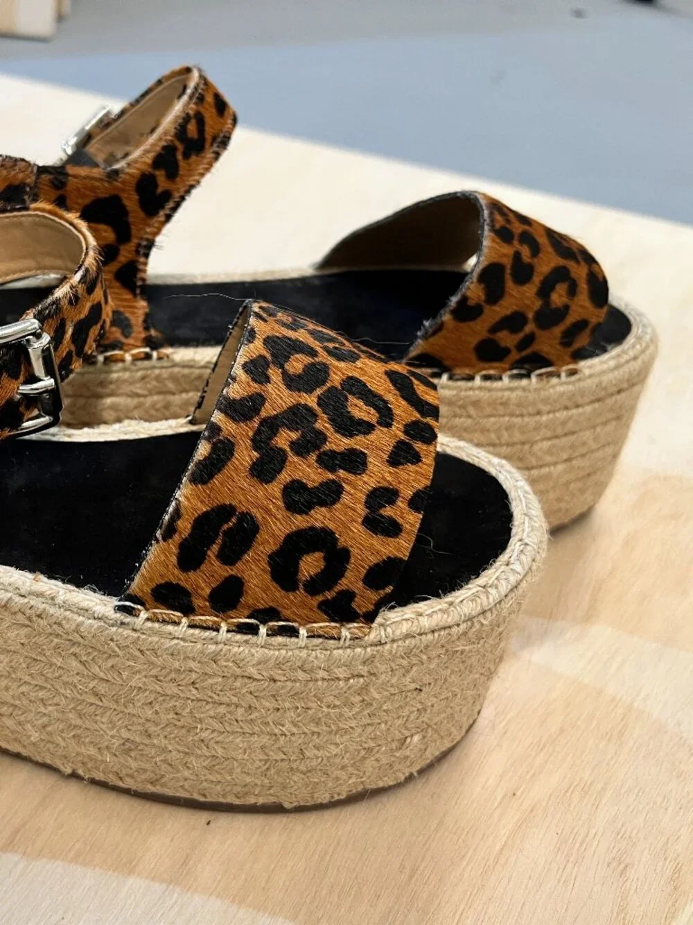 SCHUTZ gorgeous vanderlita